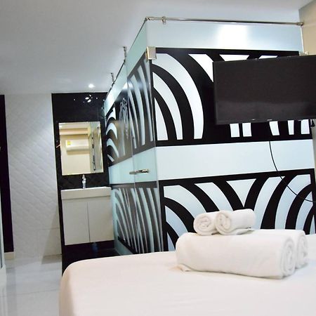 Double Five Hostel Bangkok Buitenkant foto