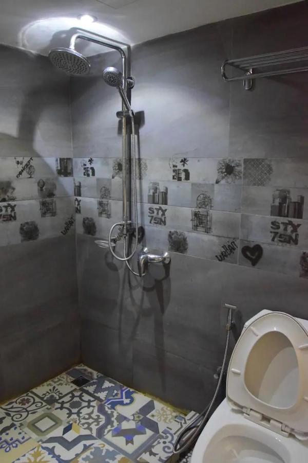 Double Five Hostel Bangkok Buitenkant foto
